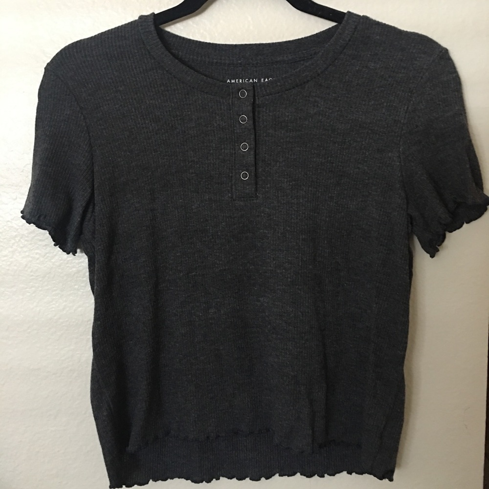 ✰ AE dark grey top